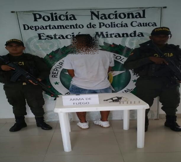 Menor con arma de fuego