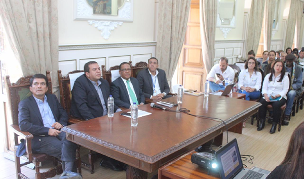 Alcalde Gobernador salon