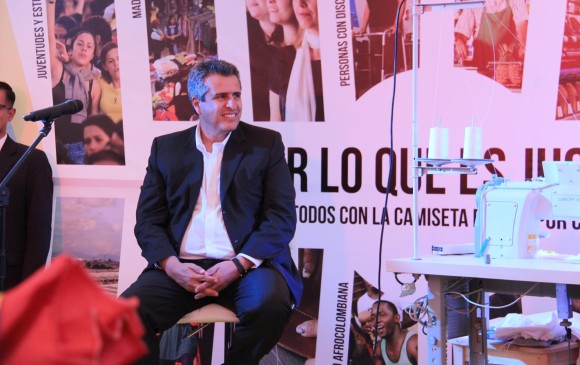 LUIS FERNANDO VELASCO
