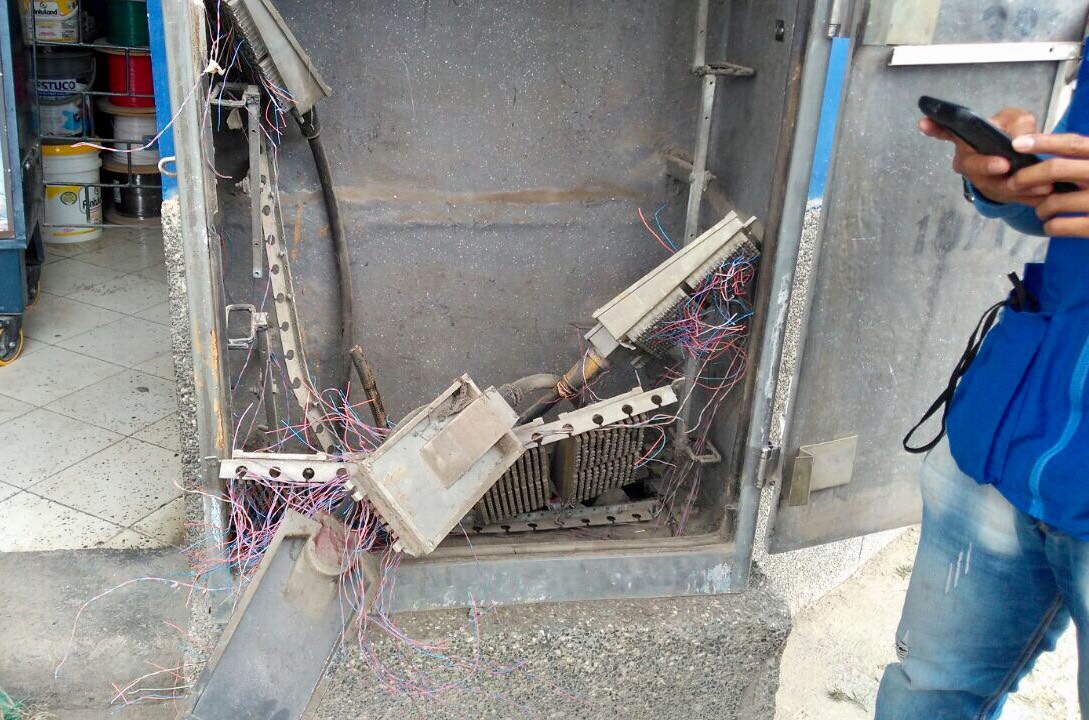 EMTEL Destruyen infraestructura