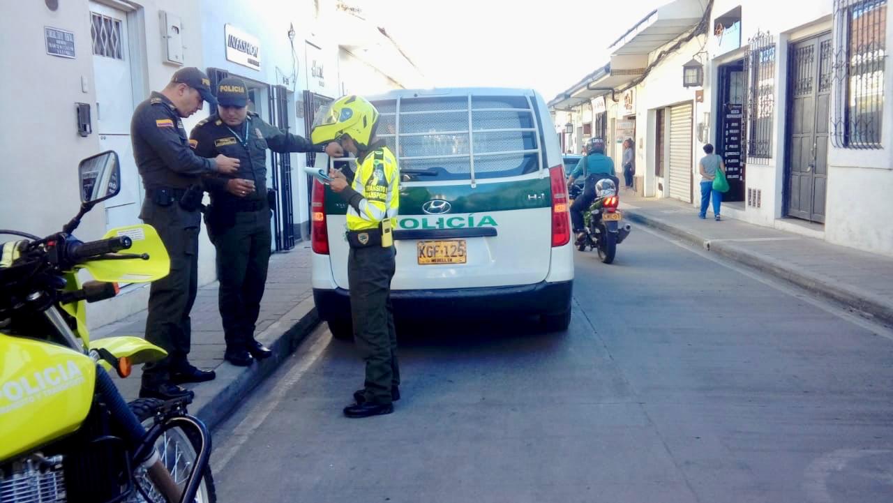 Policia Comparendo