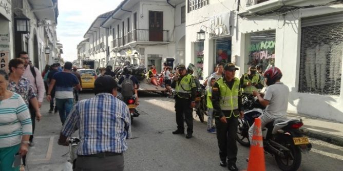 Motos