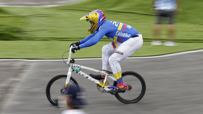 Carlos Ramírez Bronce