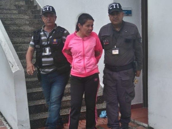 Mujer Le pegaba a su Madre