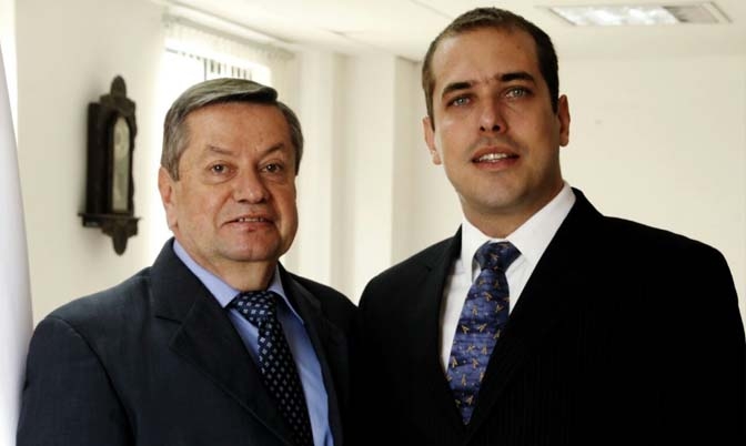 Constain padre e hijo