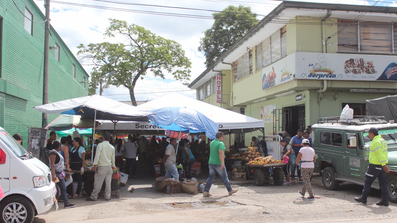 Comerciantes de La Esmeralda reubicados temporalmente