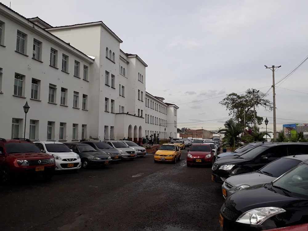 Hospital San Jose Parqueadero
