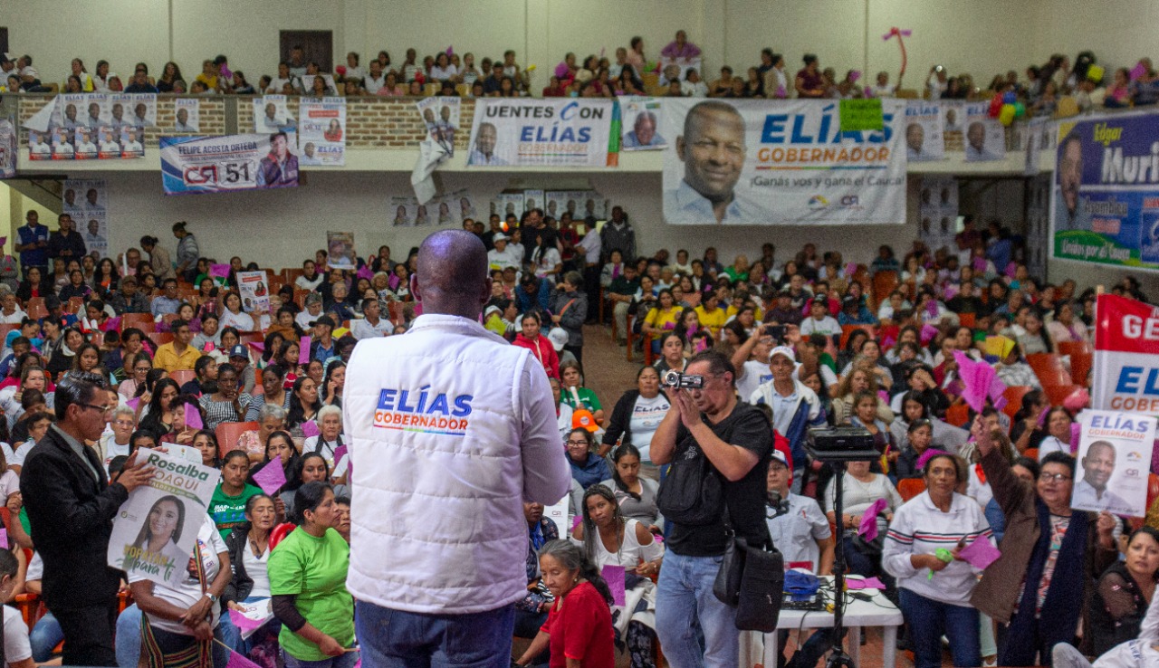 ELIAS MUJERES 1