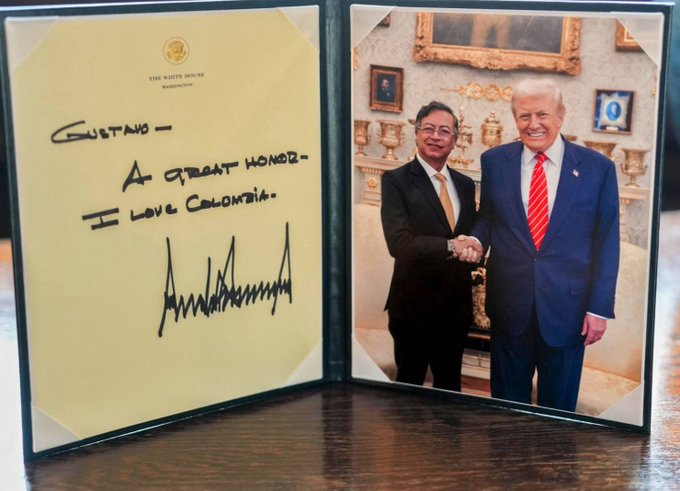Petro y Trump Postal
